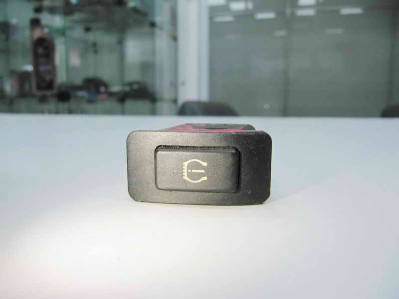 Кнопка контроля давления в шинах BMW E38